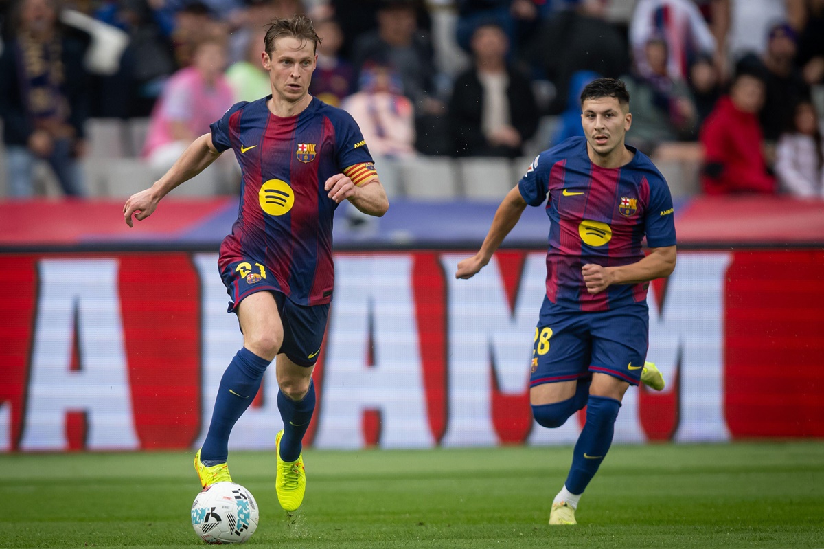 Ajax Considers New Trainer and Potential Transfer of Roony Bardghji