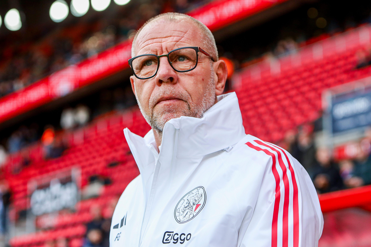 Ajax Dismisses Coach John Heitinga After Champions League Defeat