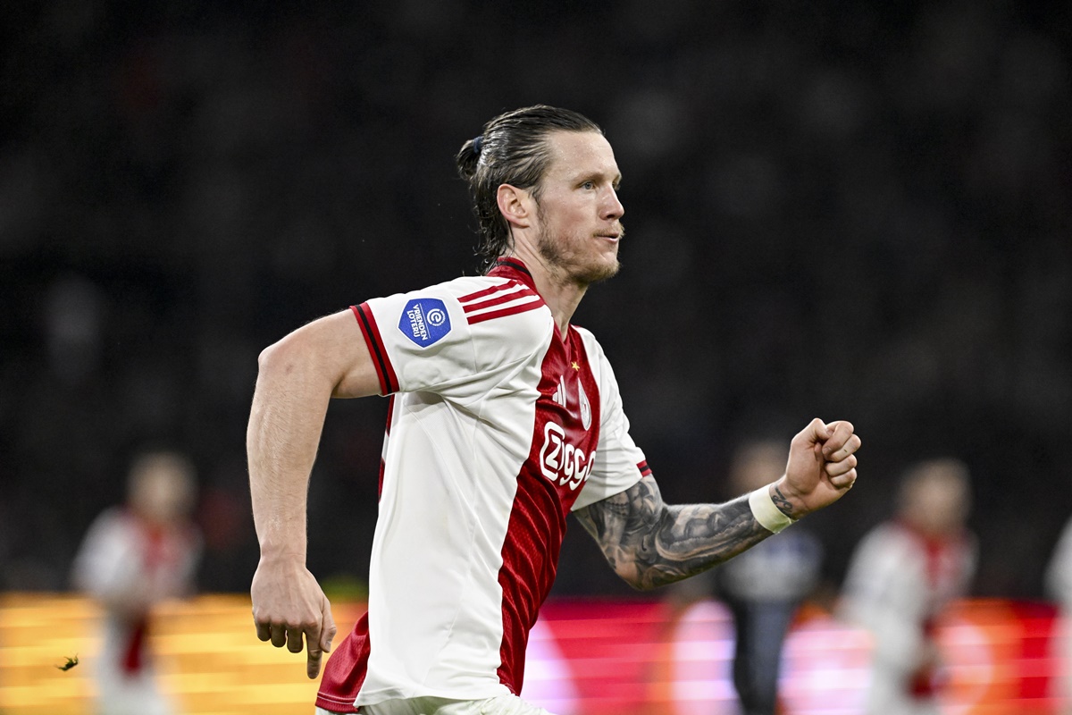 Ajax Faces Internal Turmoil After Heitinga s Dismissal