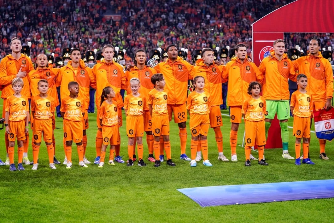 Ajax Seeks Experienced Midfielder The Possibility of Marten de Roon