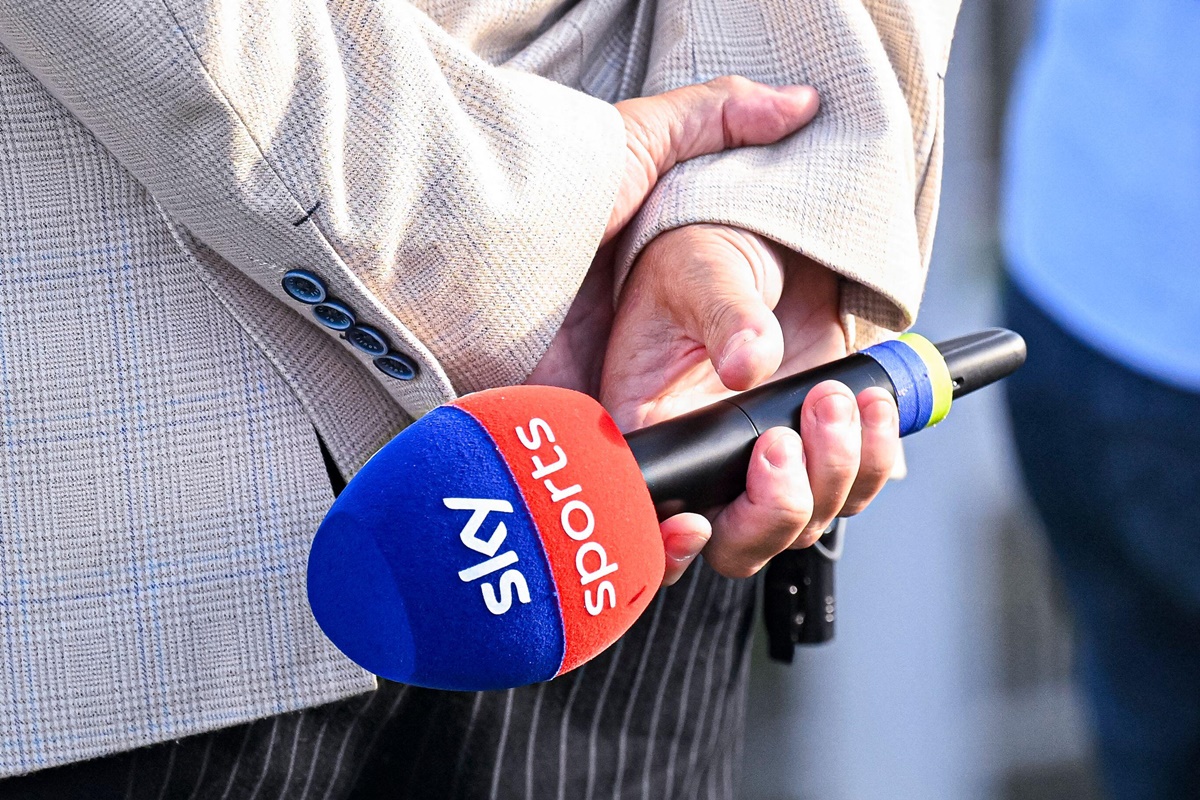 Ajax in Negotiations for New Head Coach Paul Simonis