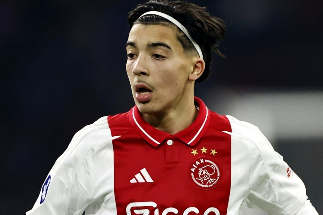 Ajax s Loss to SL Benfica A Glimpse of Hope in Rayane Bounida