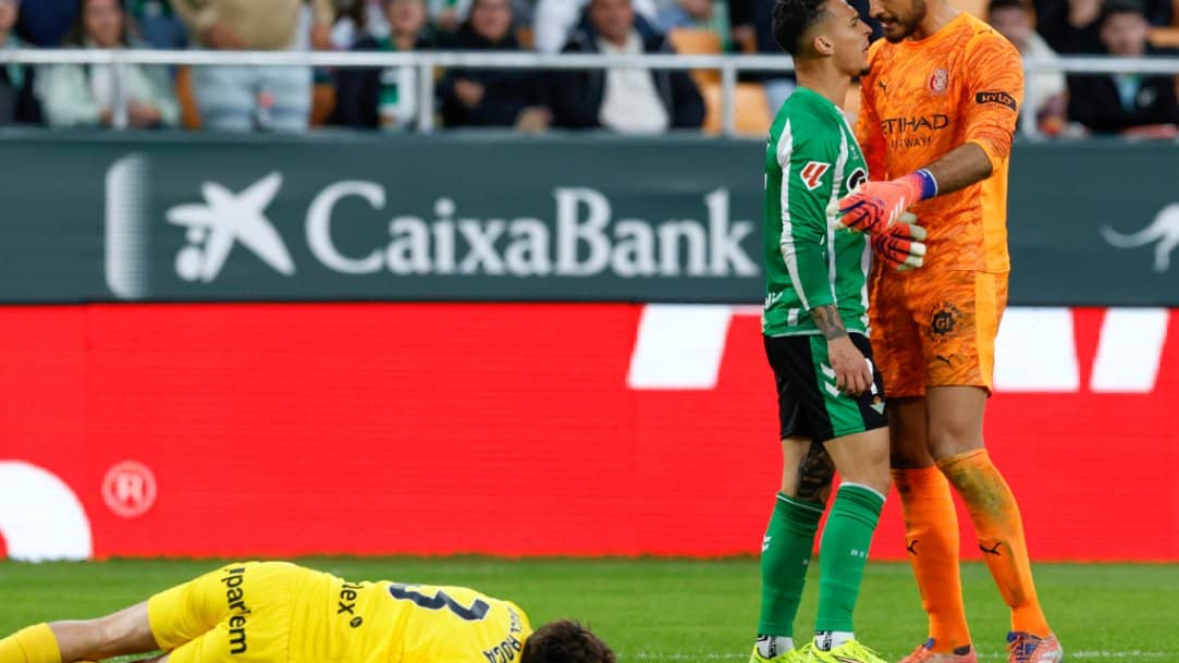 Antony Discusses Red Card Incident Ahead of Sevilla Derby