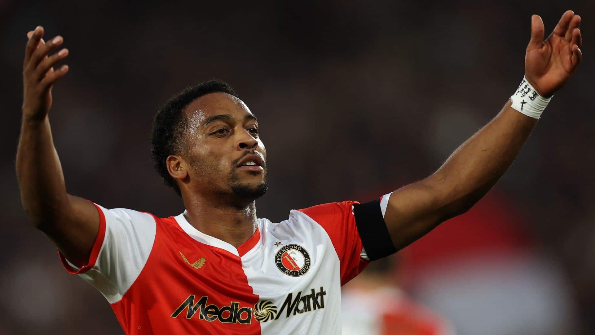 Dortmund Pursues Feyenoord Midfielder Timber Amid Contract Uncertainty