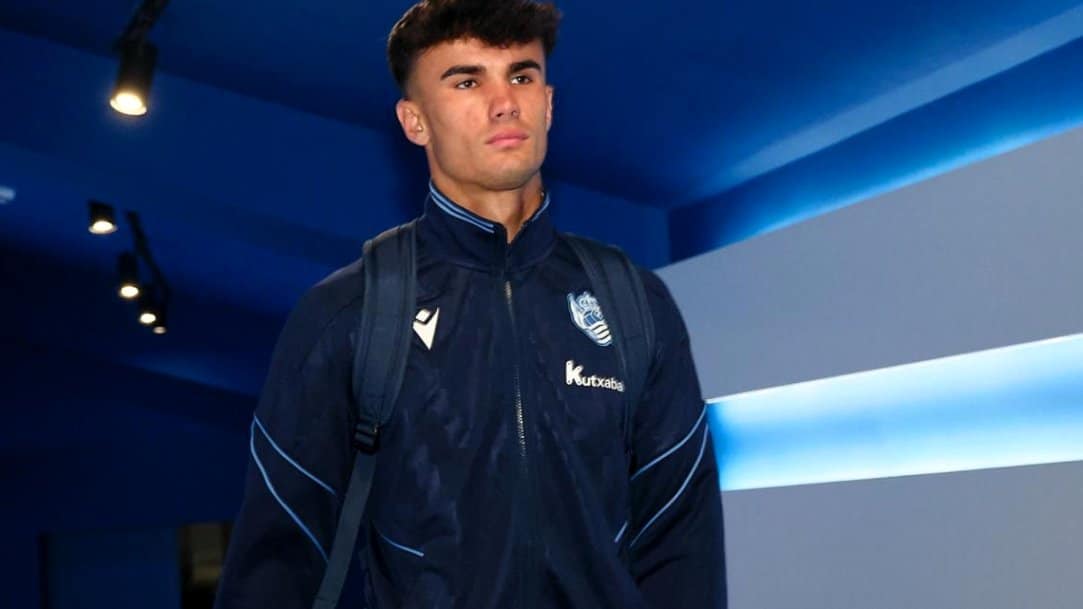 Emerging Talent Gorka Carrera Training with the First Team