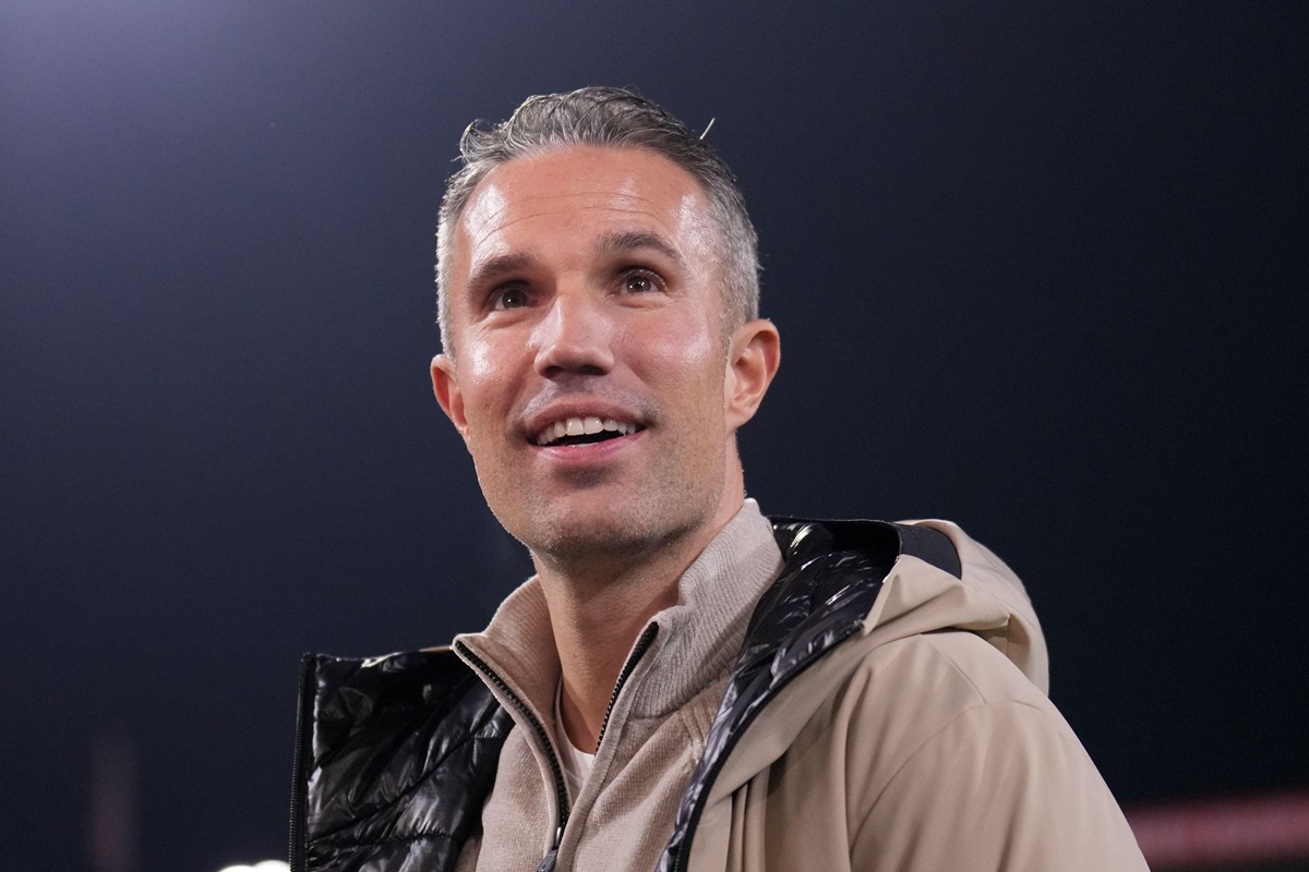 Feyenoord s Disappointing Loss Sparks Fan Backlash Against Coach Van Persie