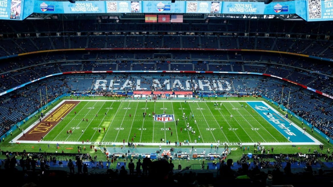 Florentino P rez Unveils Infinite Bernab u VR Project in Collaboration with Apple