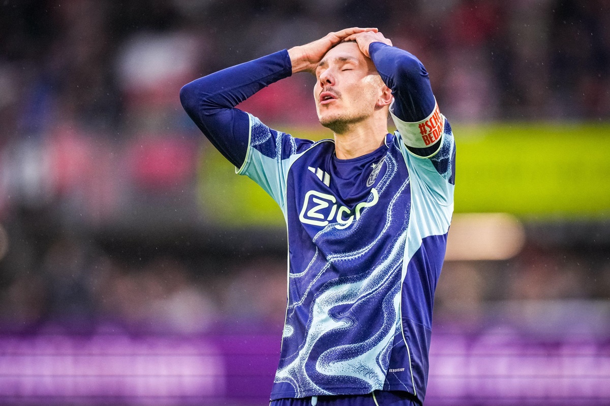 Future of Steven Berghuis at Ajax Speculation and Potential Replacements