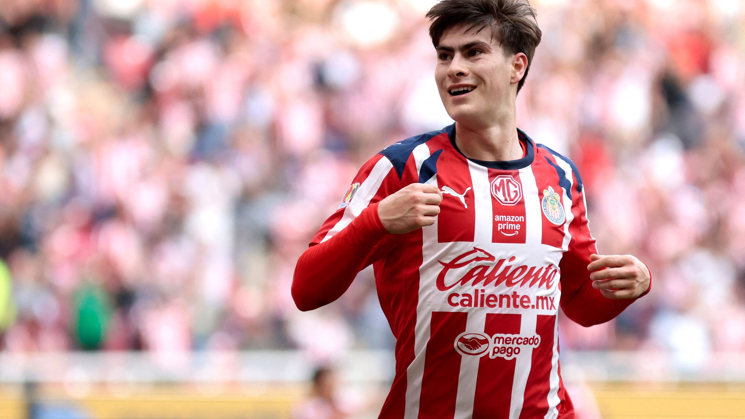 Gonz lez Clinches Liga MX Golden Boot Amidst Team Spirit and Sportsmanship