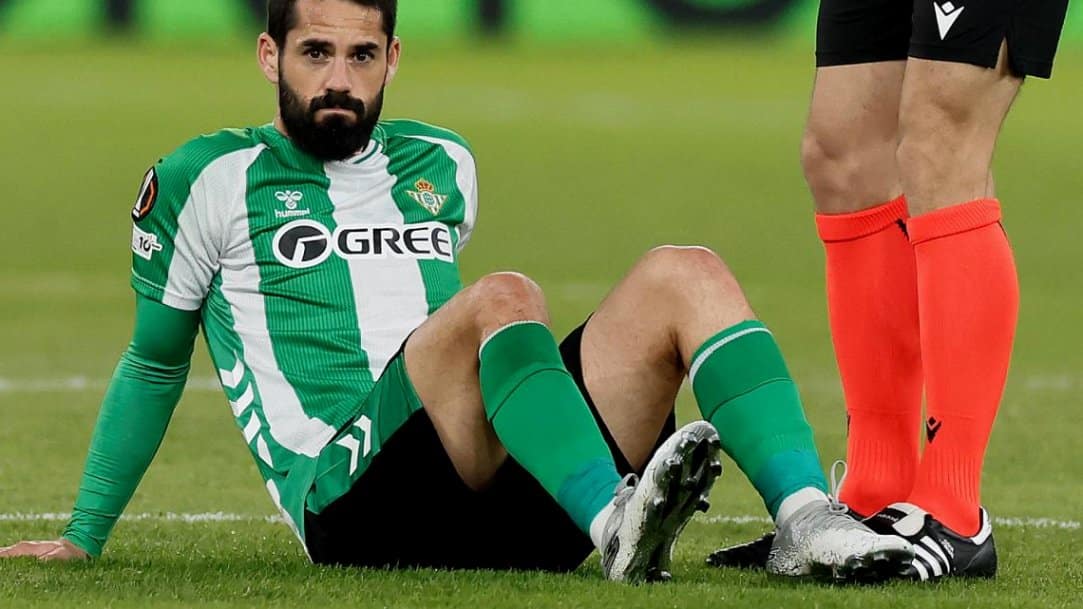 Injury Updates Isco Alarc n and Sofyan Amrabat Undergo Medical Evaluations