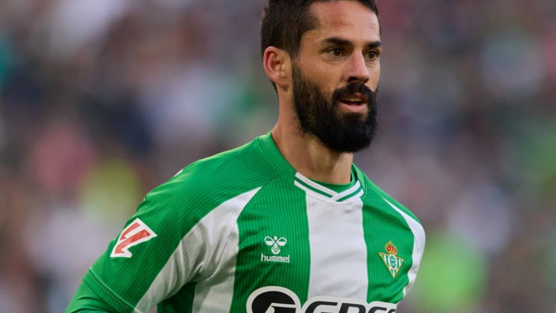Isco Alarc n s Triumphant Return and Contract Renewal