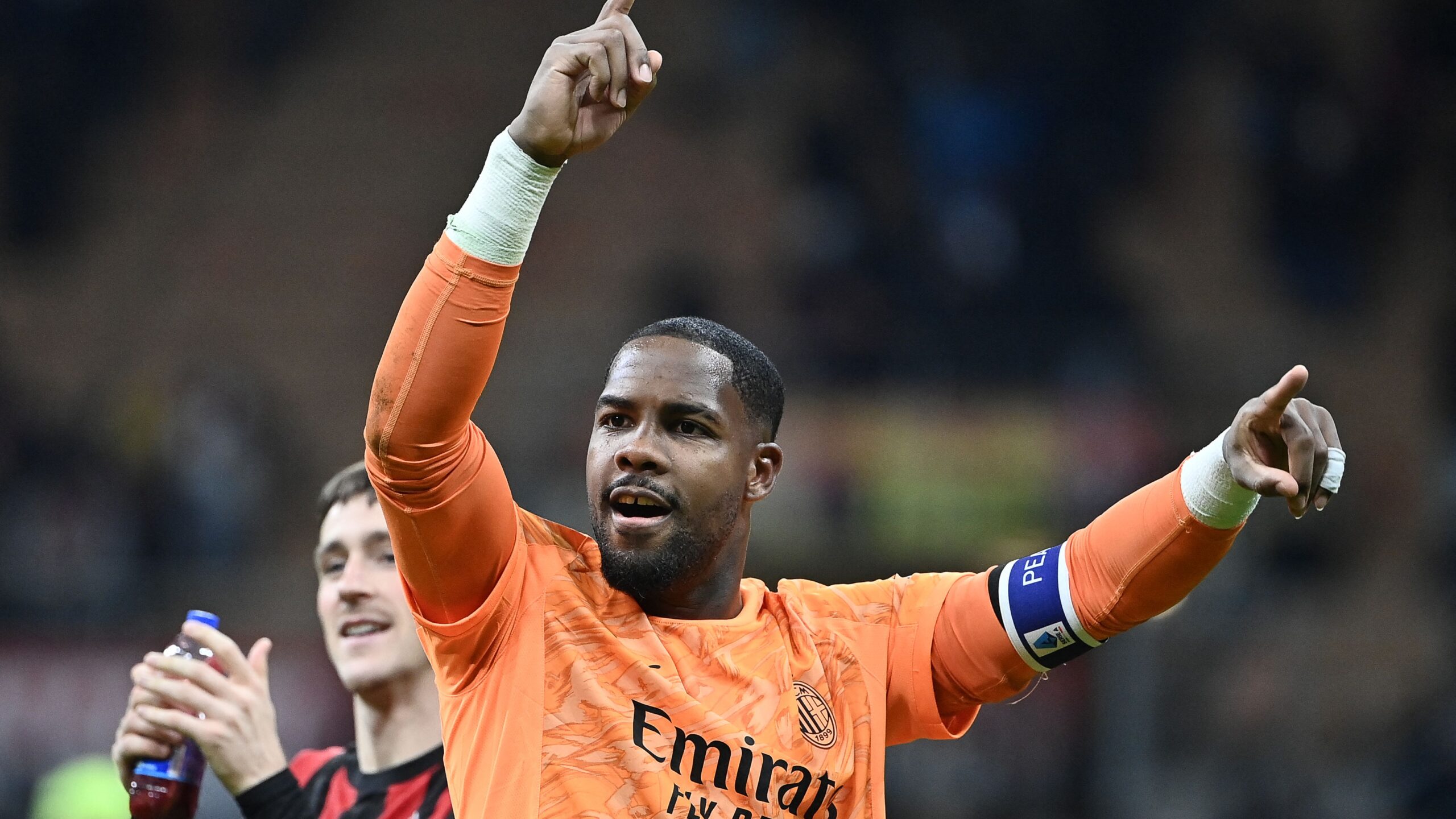 Juventus Increases Pursuit of Mike Maignan Amid Milan Contract Stalemate