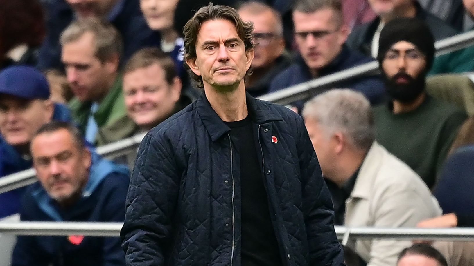 Late Drama in Premier League Clash Between United and Tottenham