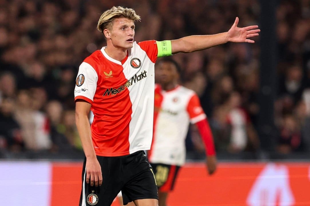 Luciano Valente Emerges as Potential Leader for Feyenoord Amidst Challenges
