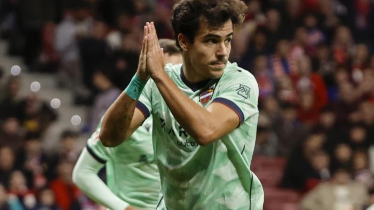 Manu S nchez Makes Impact Return Against Former Club