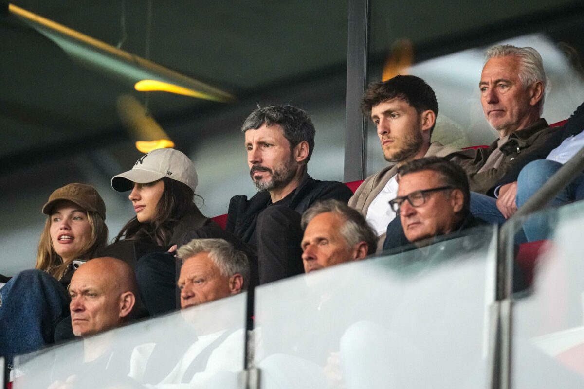 Mark van Bommel Considered as Potential Successor to John Heitinga at Ajax