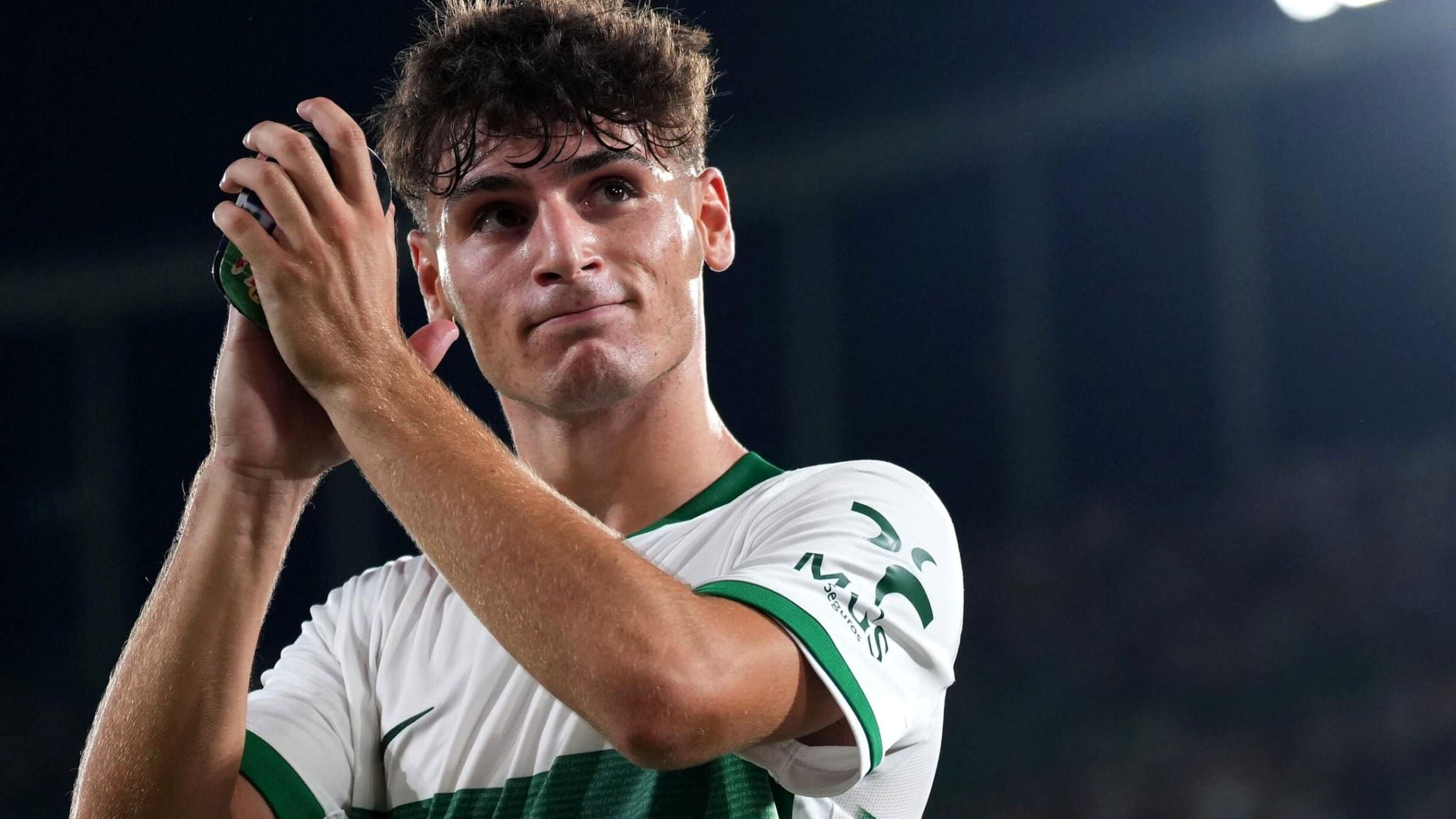 Mendoza Catches Attention of Top European Clubs After Impressive Season