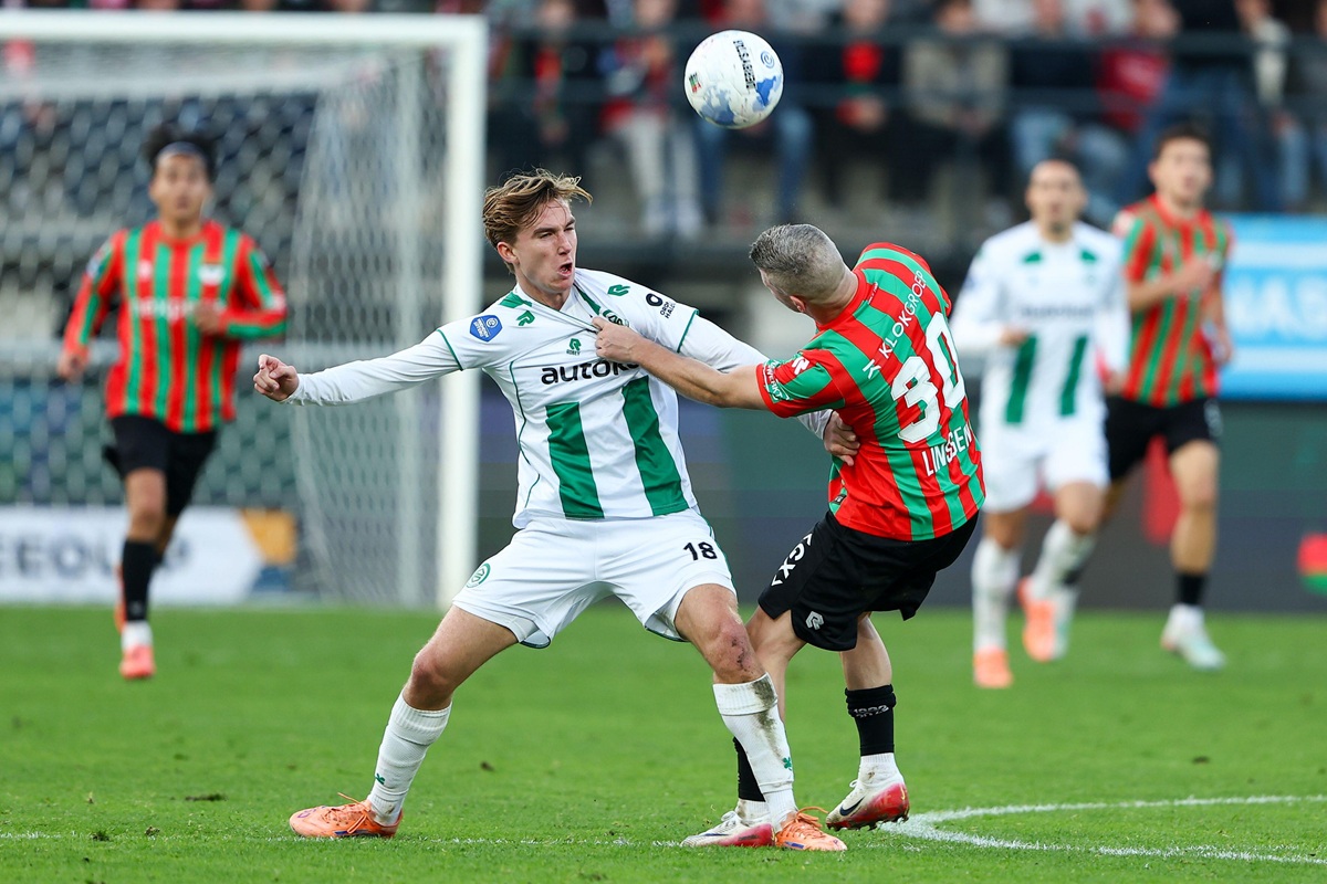 PSV and AZ Prepare for Eredivisie Clash Amidst Transfer Speculations