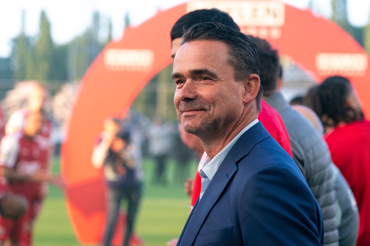 Potential Return of Marc Overmars to Ajax Insights from Experts