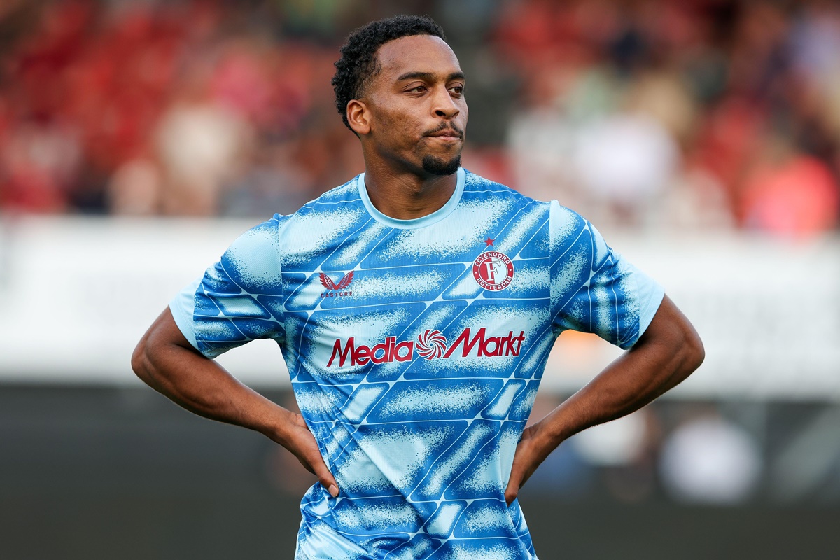 Quinten Timber Linked to Borussia Dortmund Move