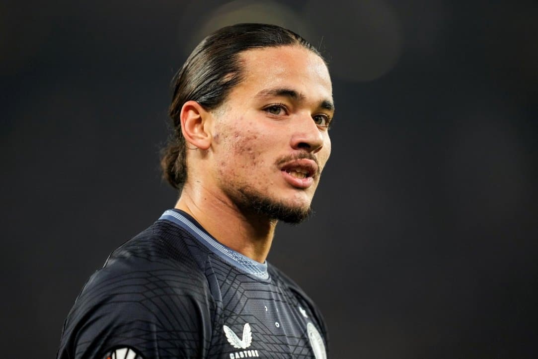 Robin van Persie to Discuss Performance with Anis Hadj Moussa Ahead of Celtic Match