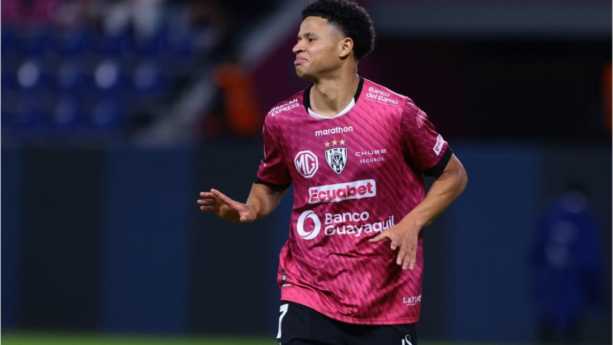 Sevilla FC Eyes Ecuadorian Talent Patrik Mercado for January Transfer