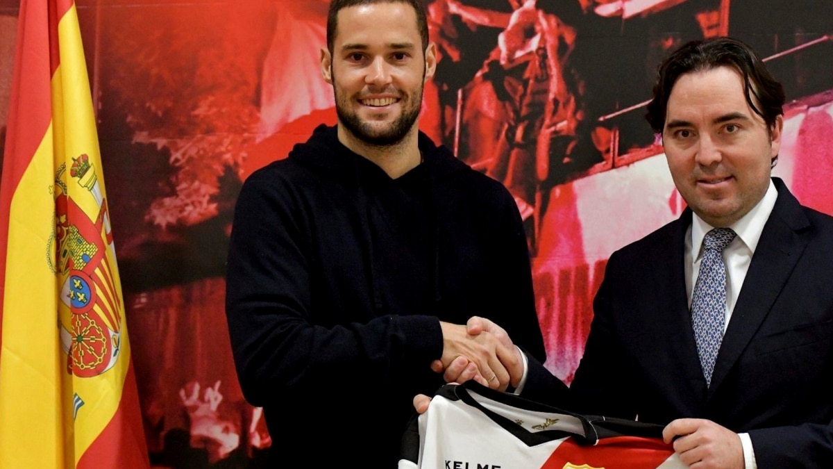 Tensions Rise Between Ra l Mart n Presa and Mario Su rez Over Rayo Vallecano s Situation