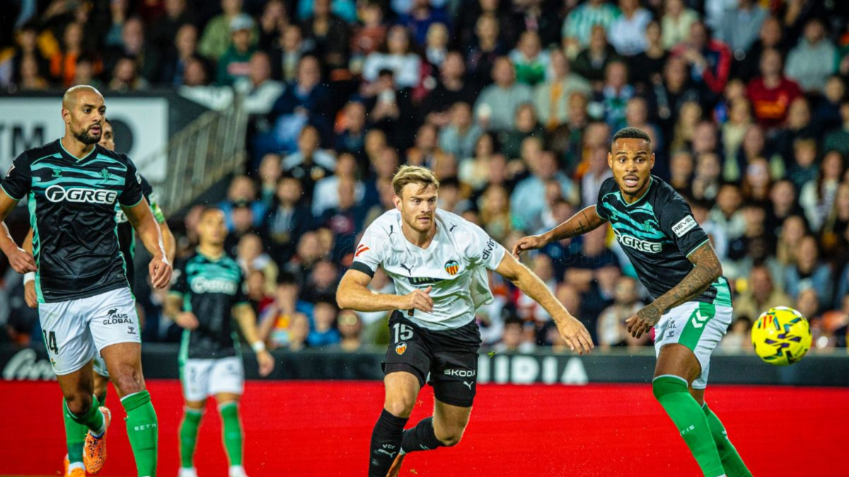 Valencia s Resilient Draw Ignites Hope at Mestalla