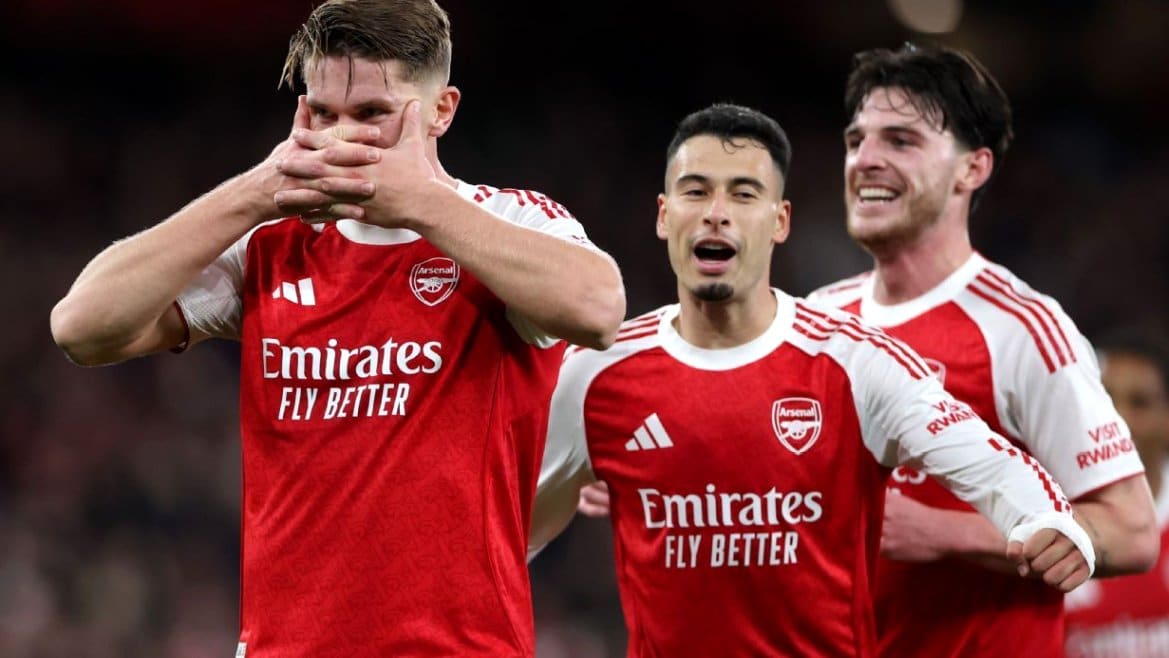 Wayne Rooney Backs Arsenal s Champions League Aspirations