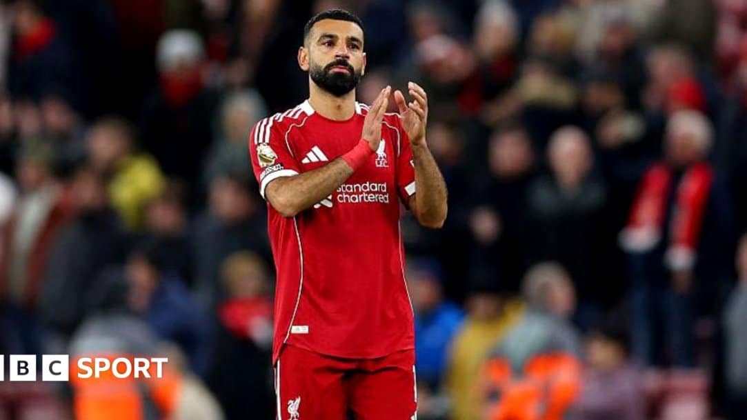 Wayne Rooney Suggests Liverpool Manager Consider Dropping Mohamed Salah