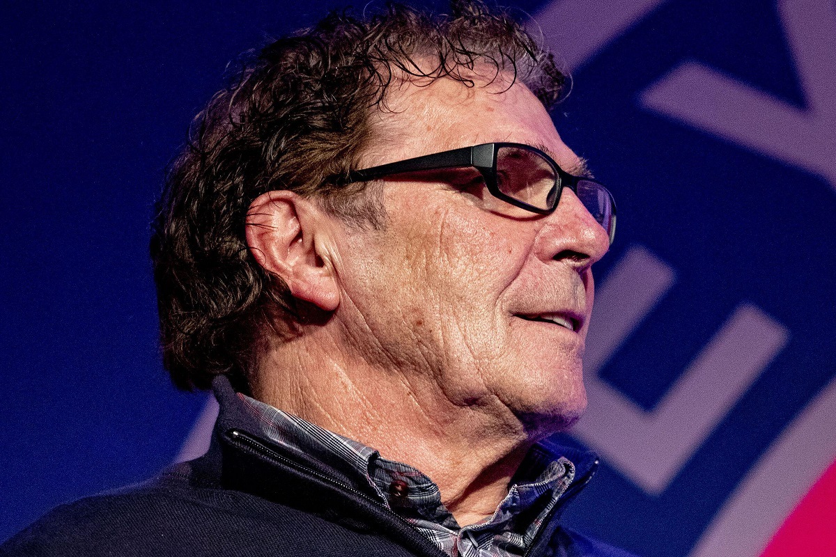 Willem van Hanegem s Controversial Remarks on Guus Til Spark Debate