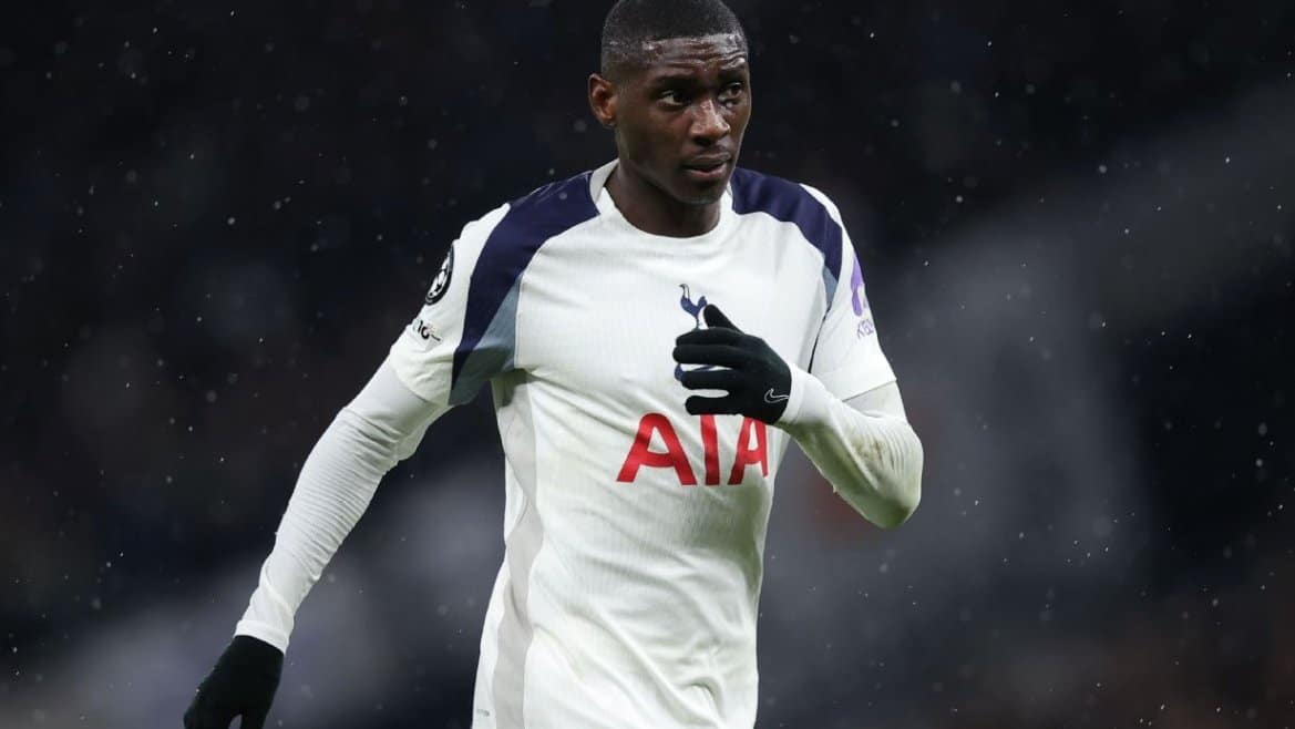 Randal Kolo Muani Unharmed After Minor Car Accident Ahead of Champions League Match